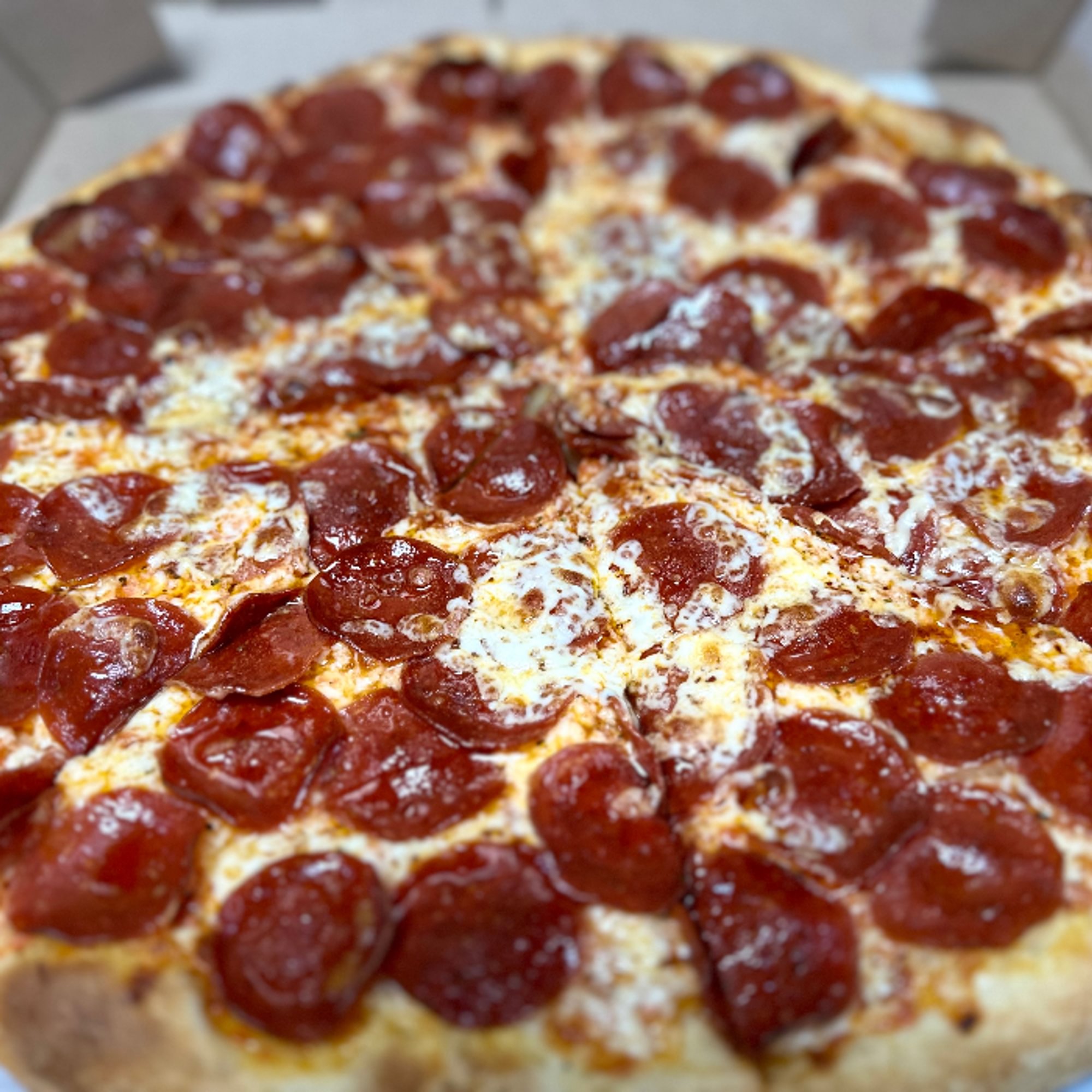Hot Honey Extra Pepperoni 🌶️ - 14" Large
