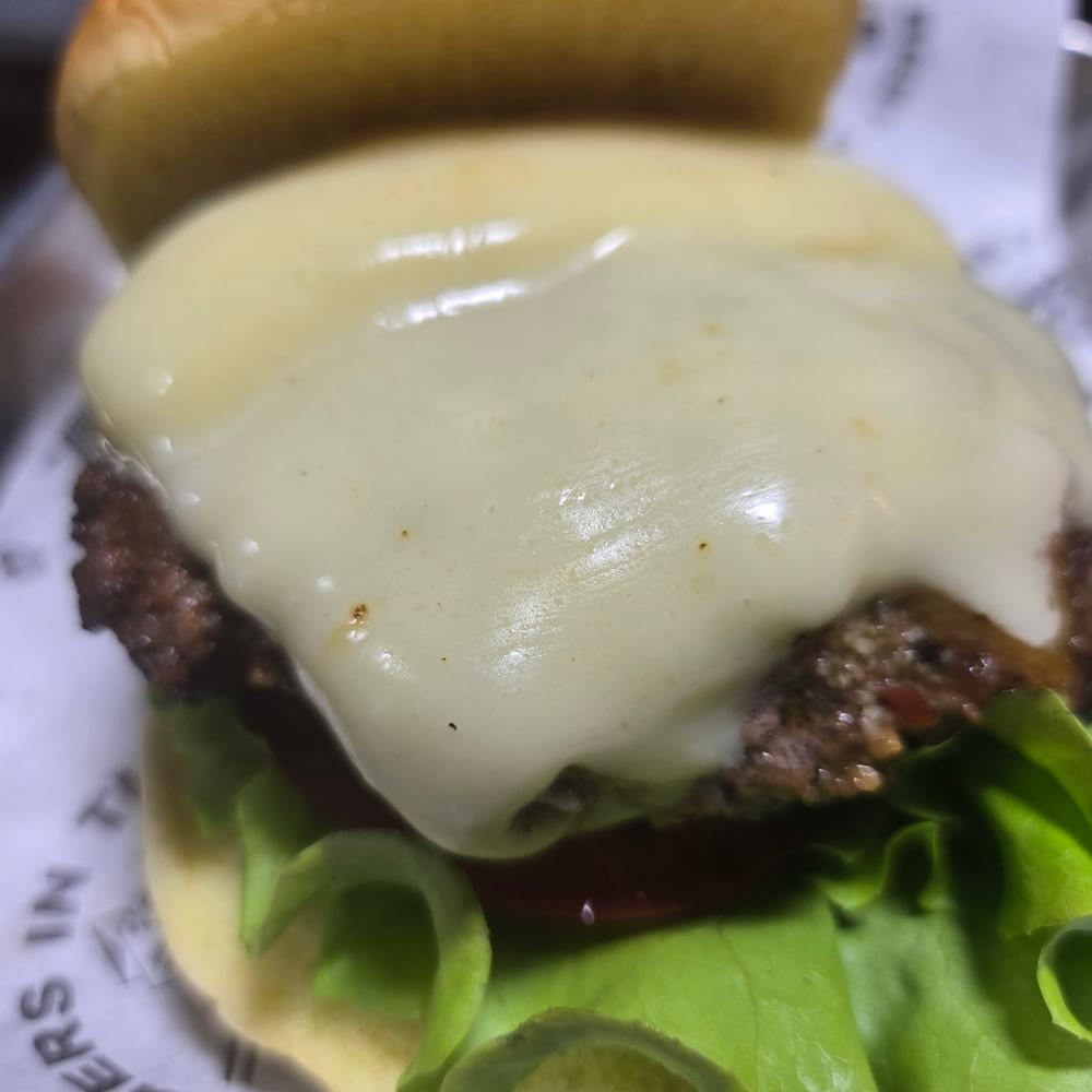 Cheeseburger With Fries