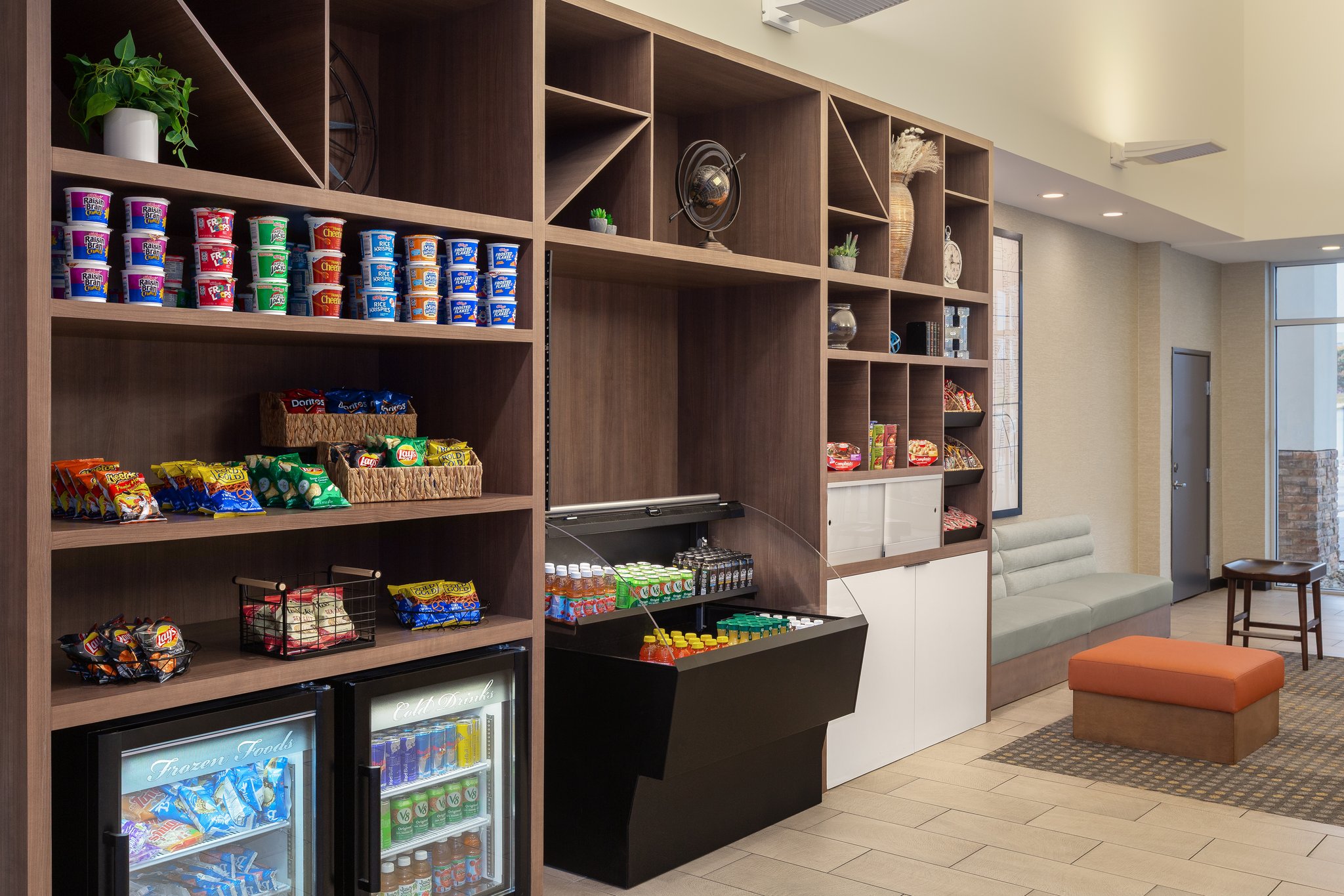 Holiday Inn & Suites Detroit - Troy by IHG Image