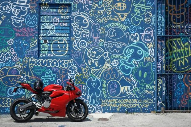 Images LUX MOTO RENTALS