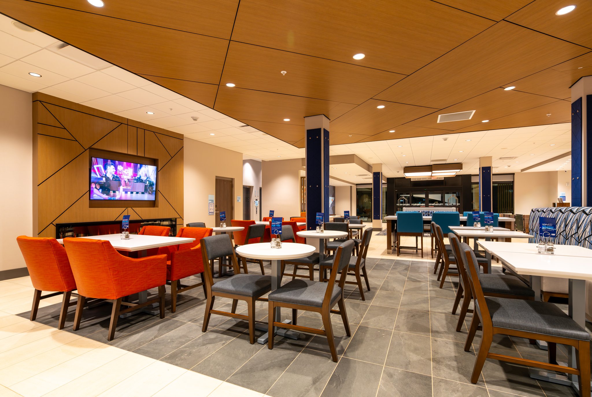 Holiday Inn Express & Suites Murfreesboro West by IHG Image