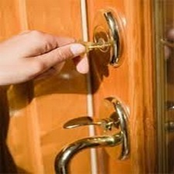 Roswell GA Locksmith Store Logo