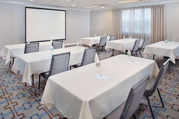 Images Homewood Suites by Hilton Manchester/Airport