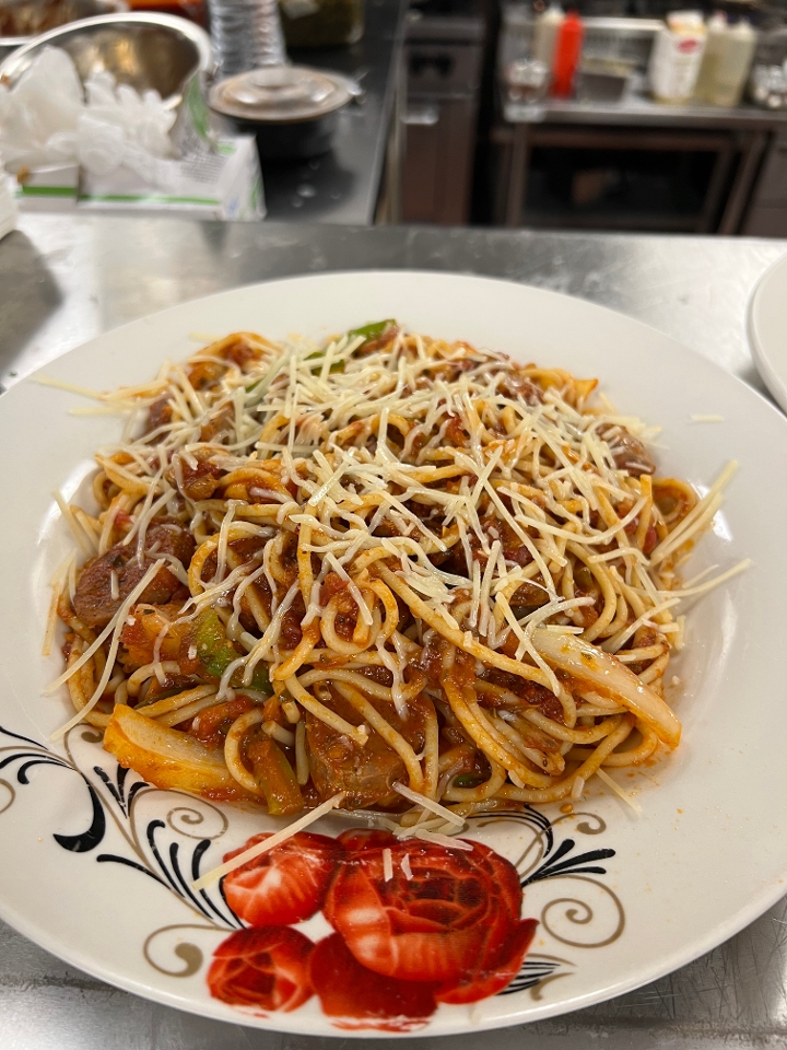 Spaghetti Salsiccia Lunch
