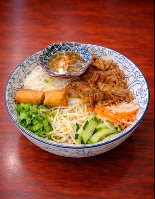 Vermicelli Grilled Pork & Eggroll