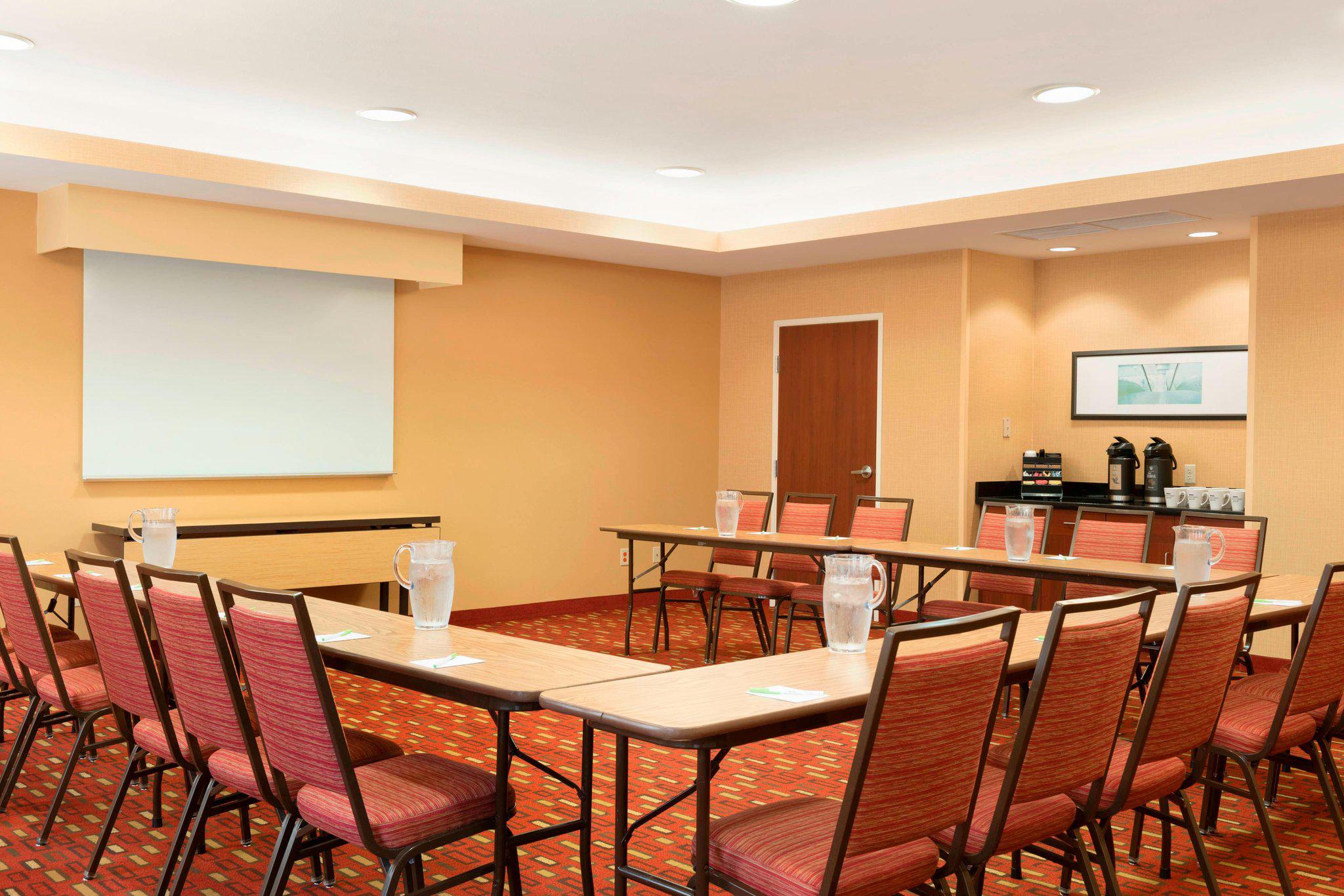 Courtyard by Marriott Peoria Photo