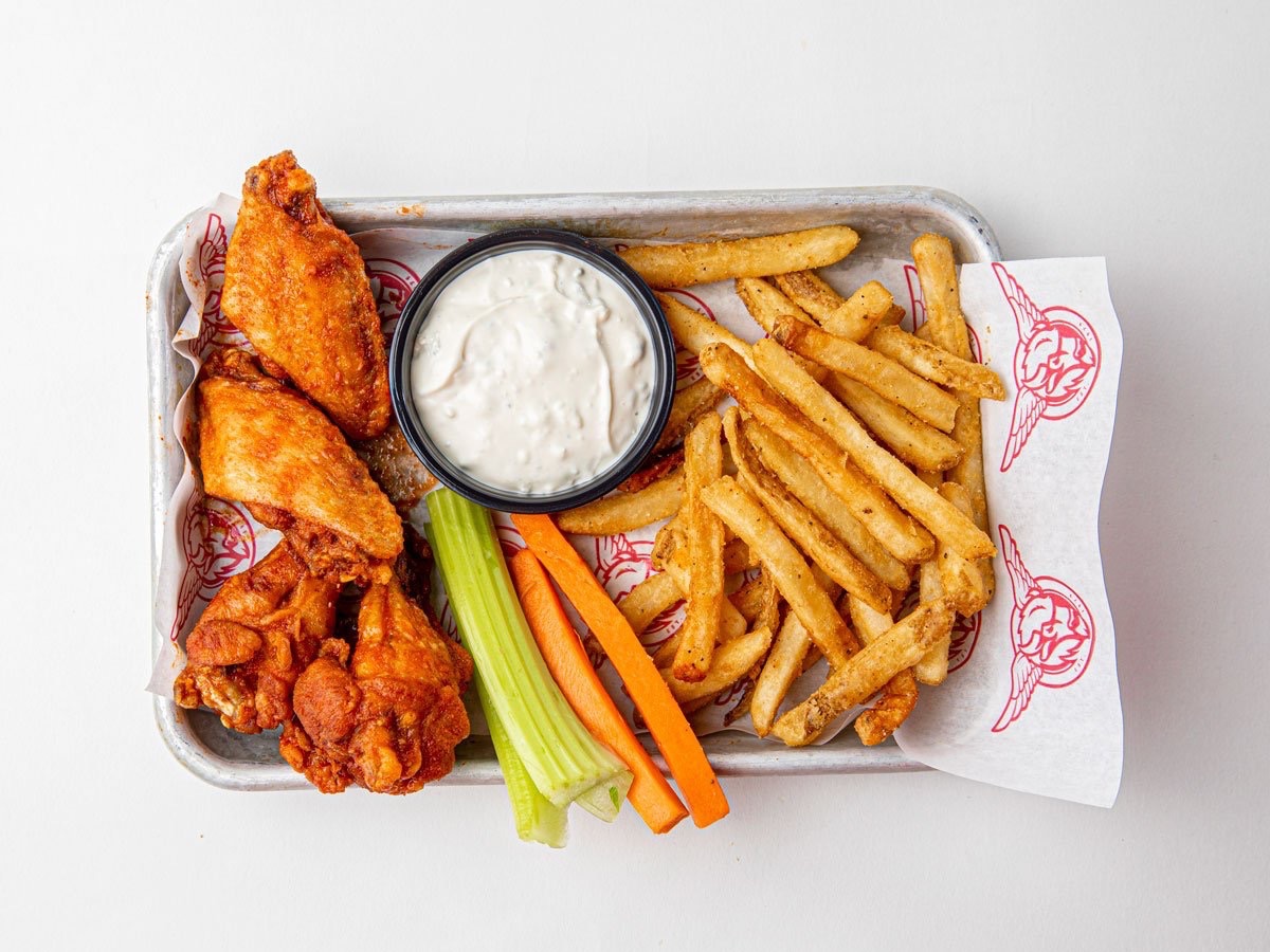 KIDS BBQ WINGS & FRIES
