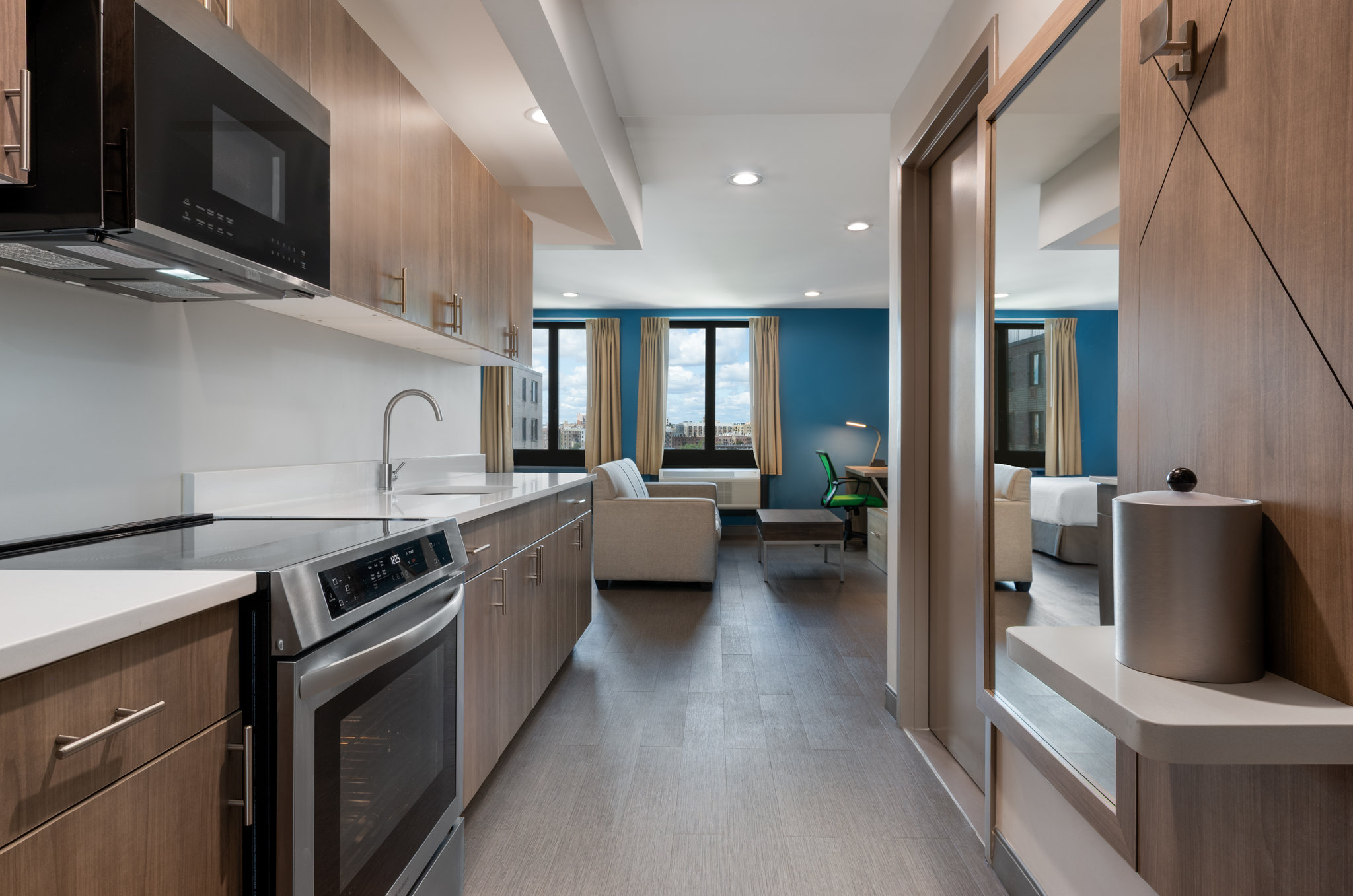 Holiday Inn Express & Suites Bronx - Zoo Area by IHG Image