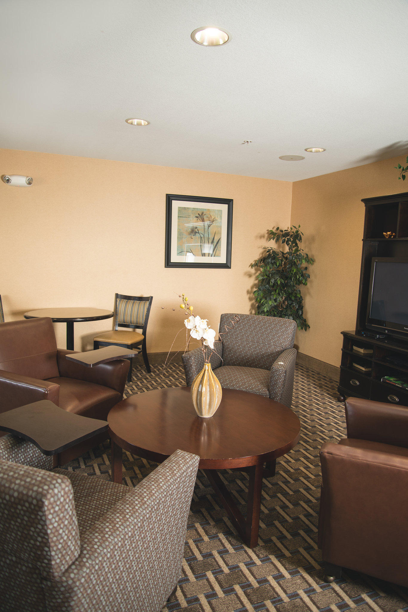 Candlewood Suites Loveland Photo