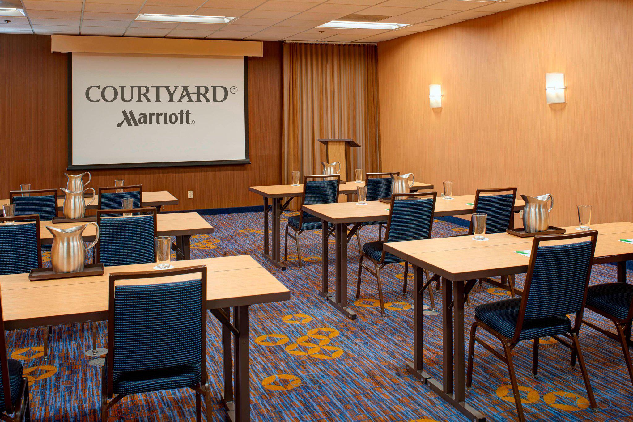 Courtyard by Marriott Detroit Auburn Hills Photo