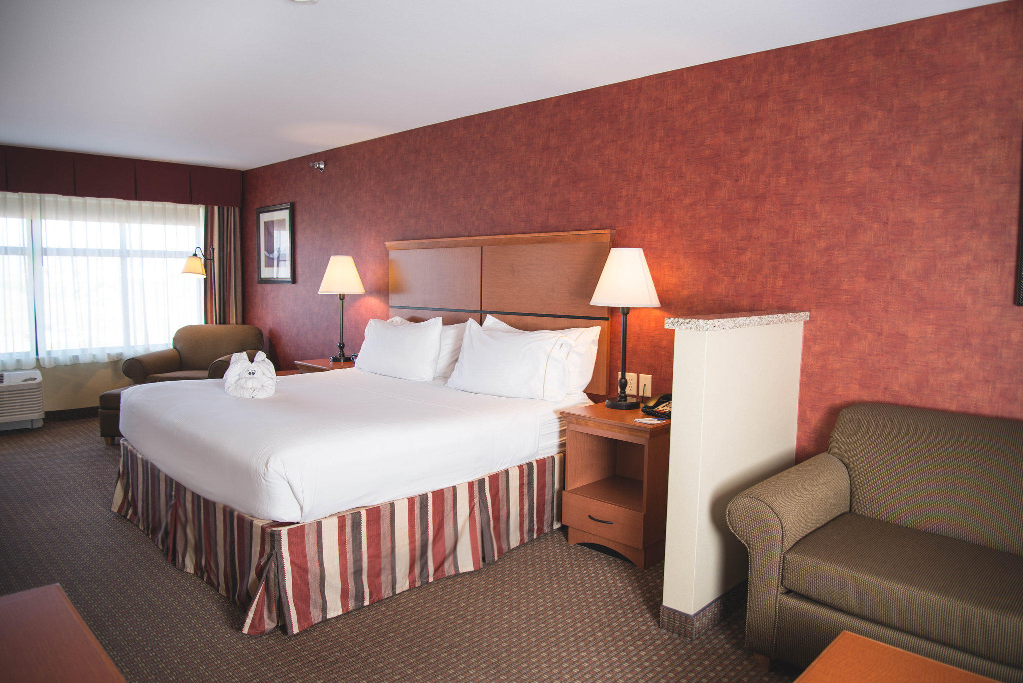 Holiday Inn Express & Suites Loveland Photo