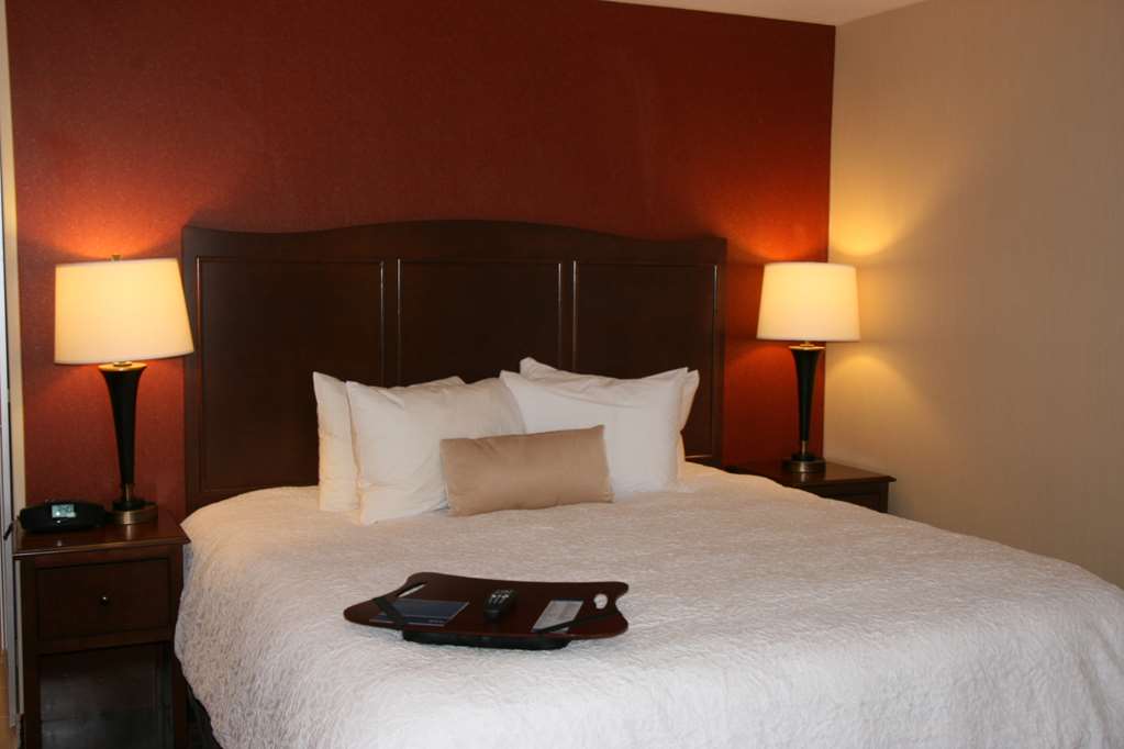 Hampton Inn & Suites Peru Image