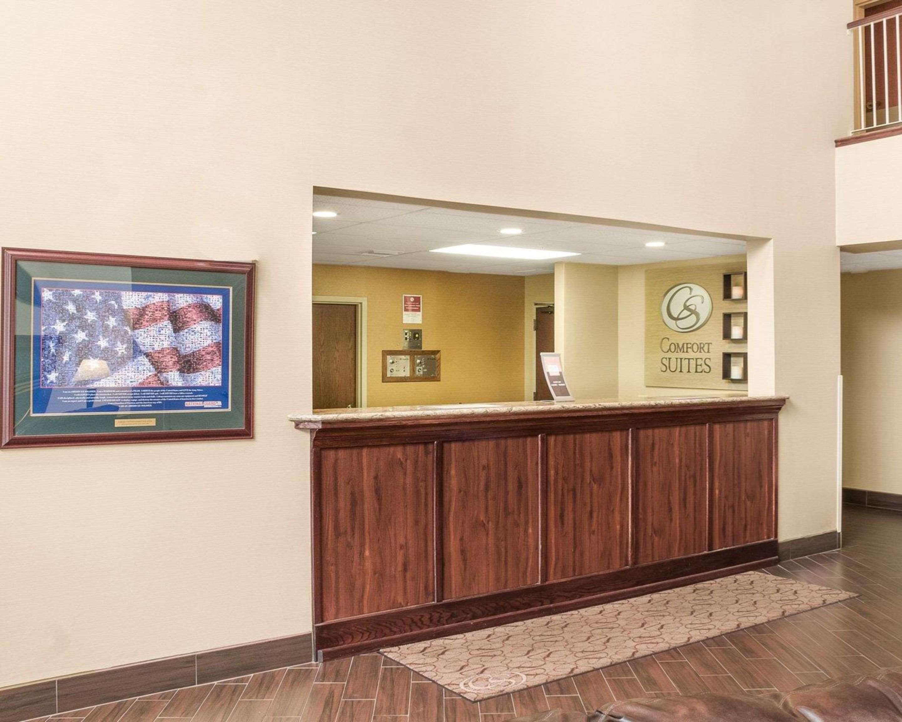 Comfort Suites Bismarck Photo