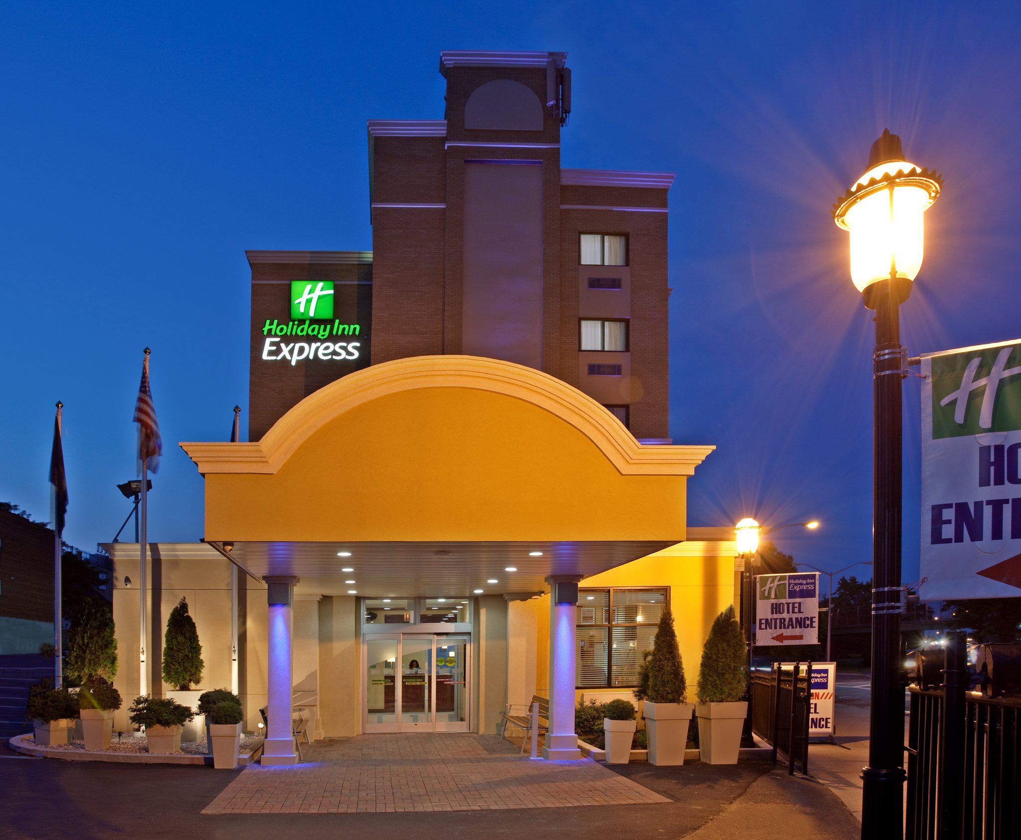 Holiday Inn Express LaGuardia Arpt Photo