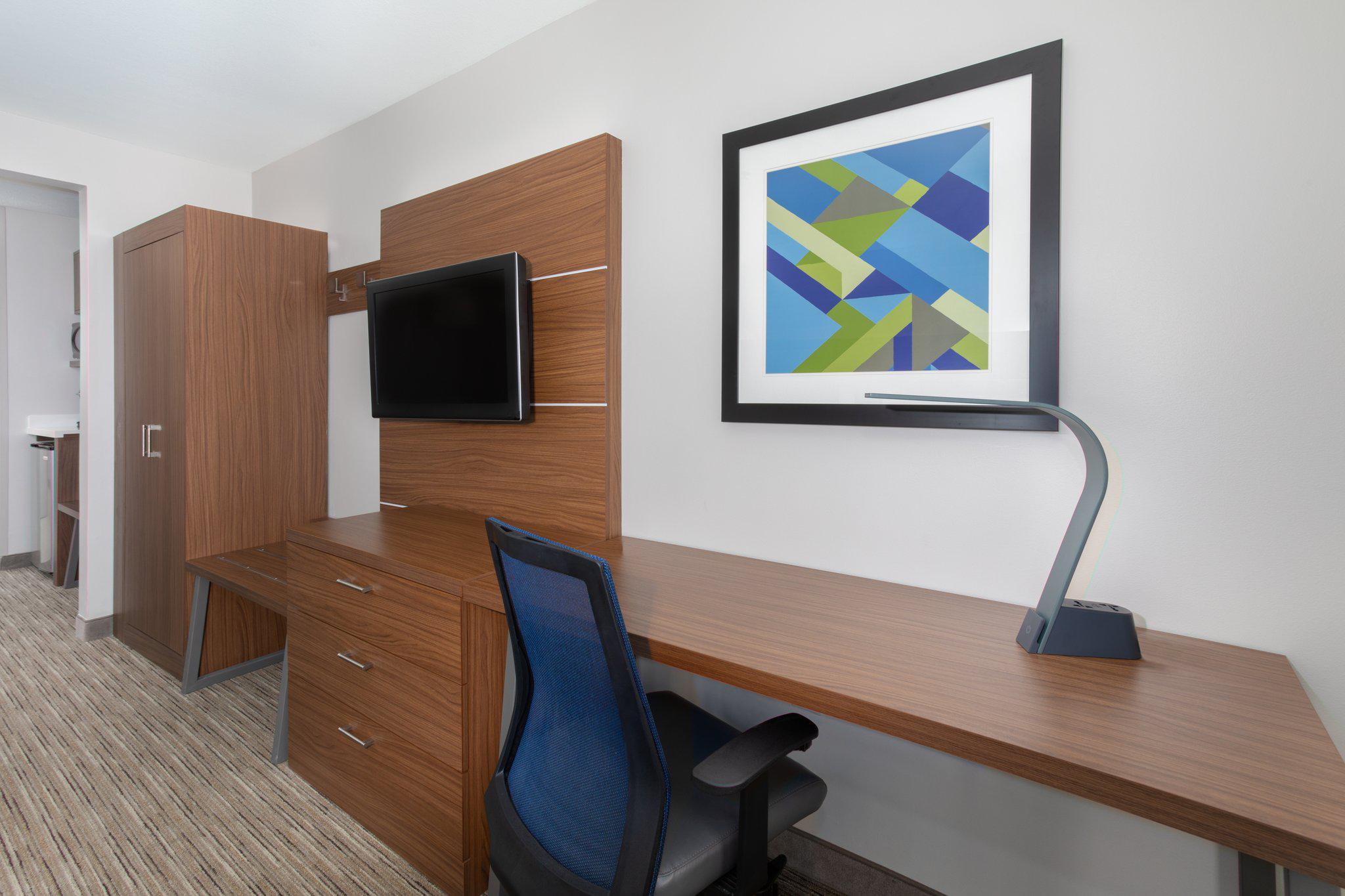 Holiday Inn Express & Suites Phoenix Tempe - University Photo