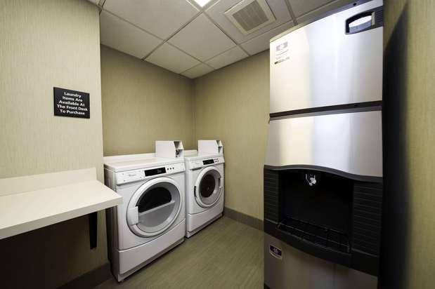 Images Hampton Inn Philadelphia-International Airport