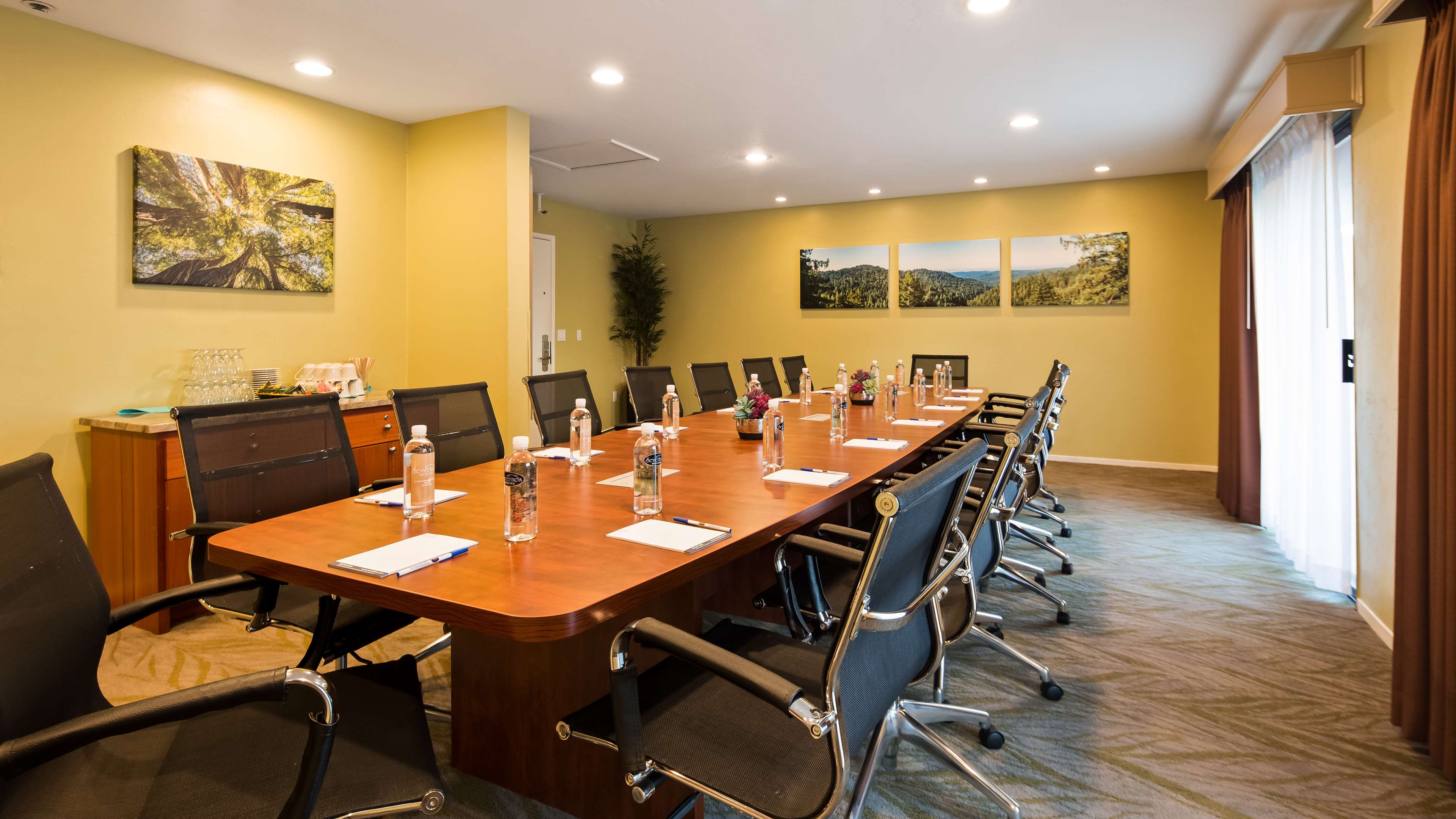 Best Western Seacliff Inn Photo