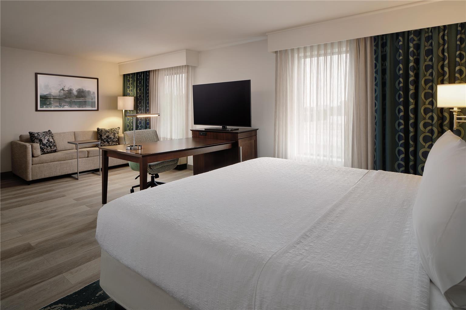 Hampton Inn Waynesboro Image