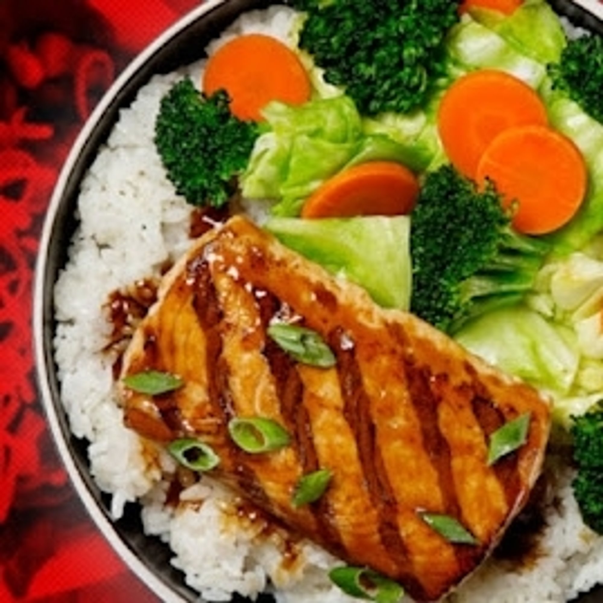 15.Salmon Salad Plate