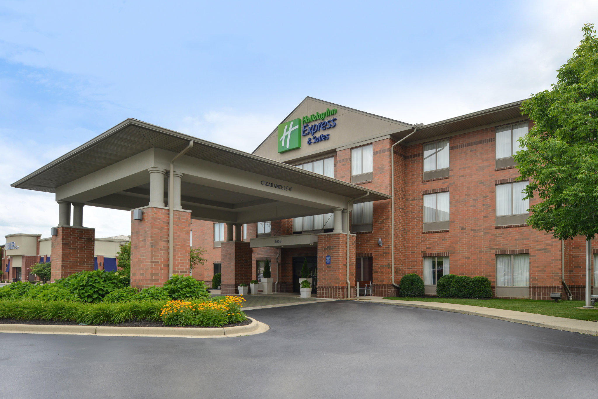 Holiday Inn Express & Suites Dayton-Centerville Photo