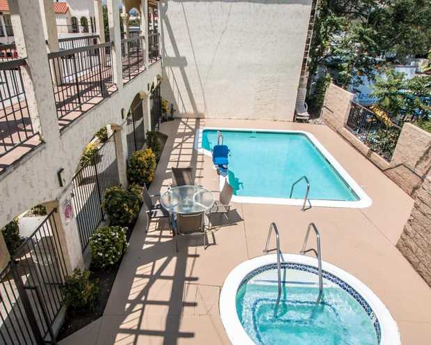 Images Econo Lodge