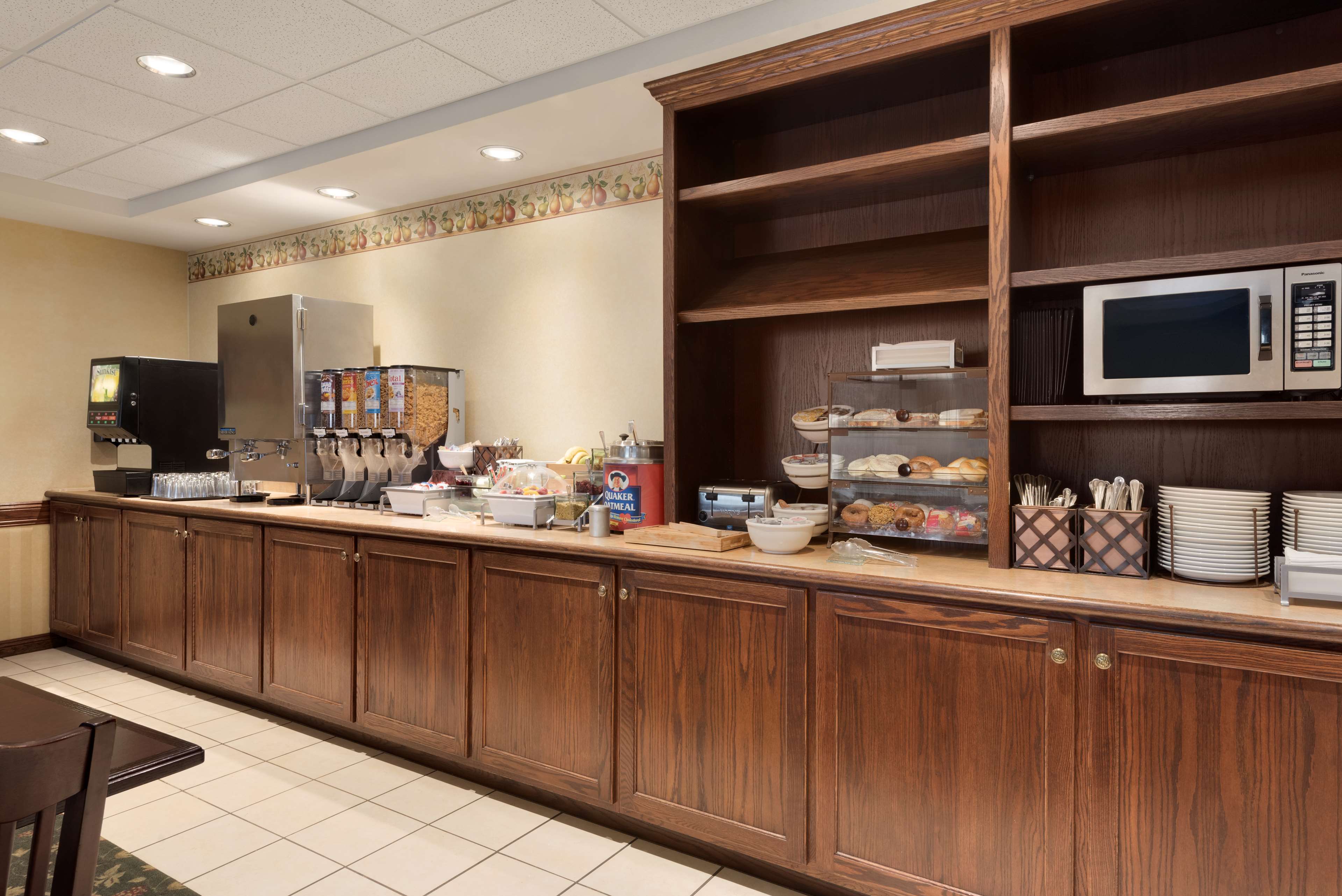 Country Inn & Suites by Radisson, St. Cloud East, MN Photo