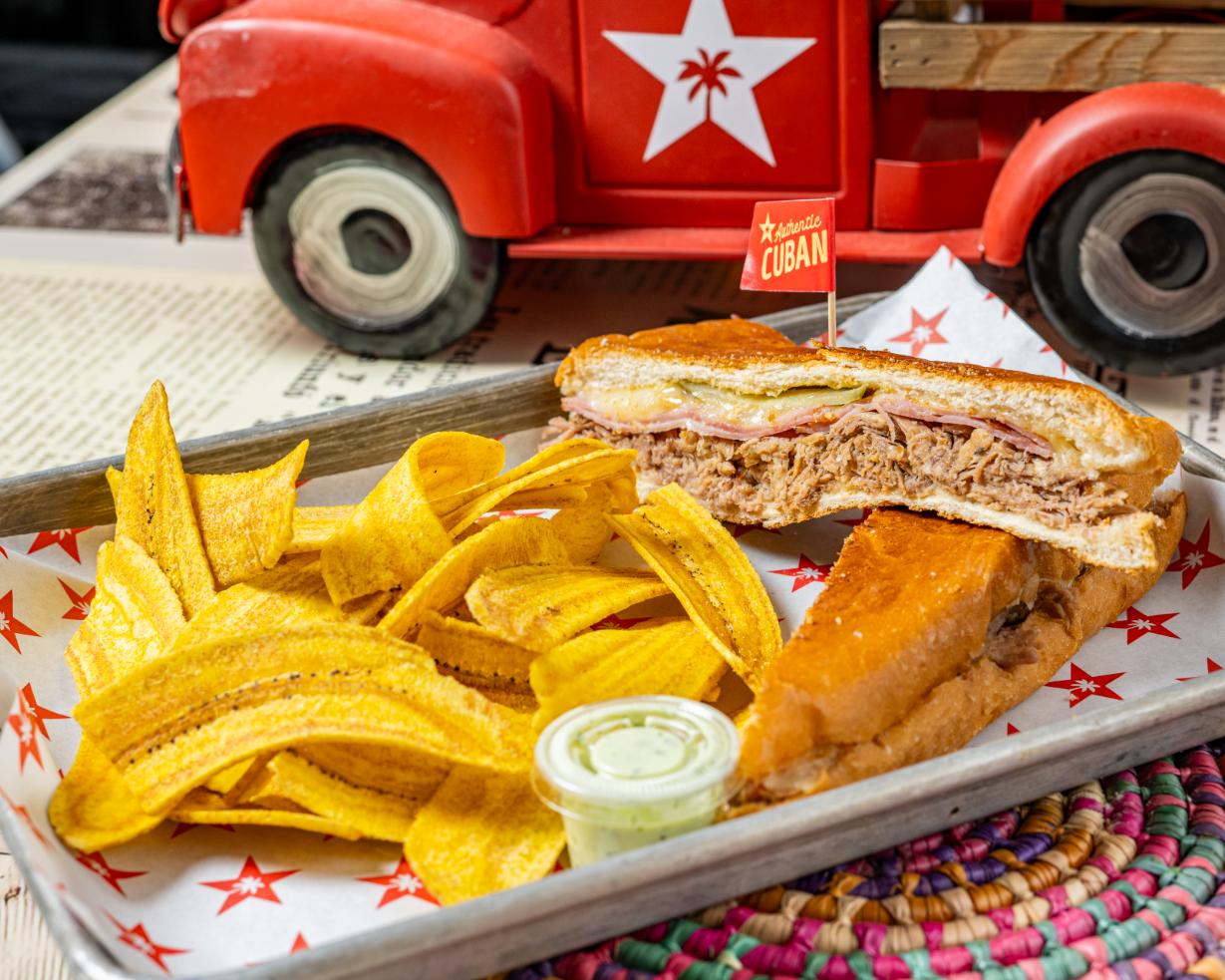 MEDIA NOCHE SANDWICH