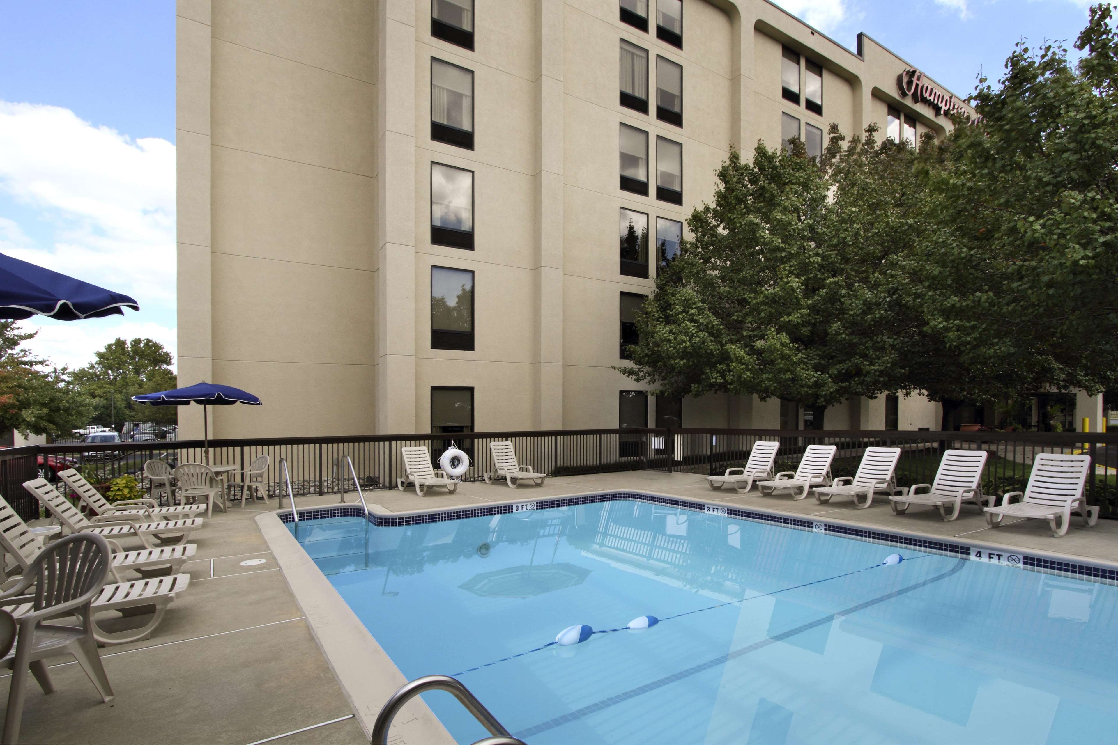 Hampton Inn Philadelphia-International Airport Photo