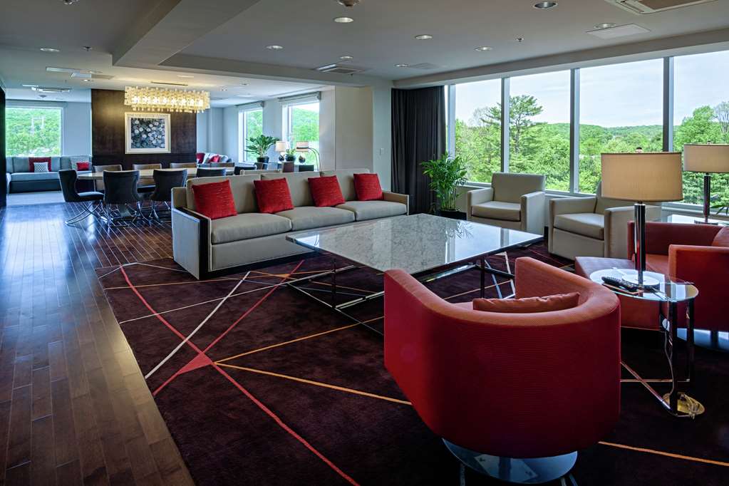 DoubleTree by Hilton Hotel Bristol, Connecticut Image