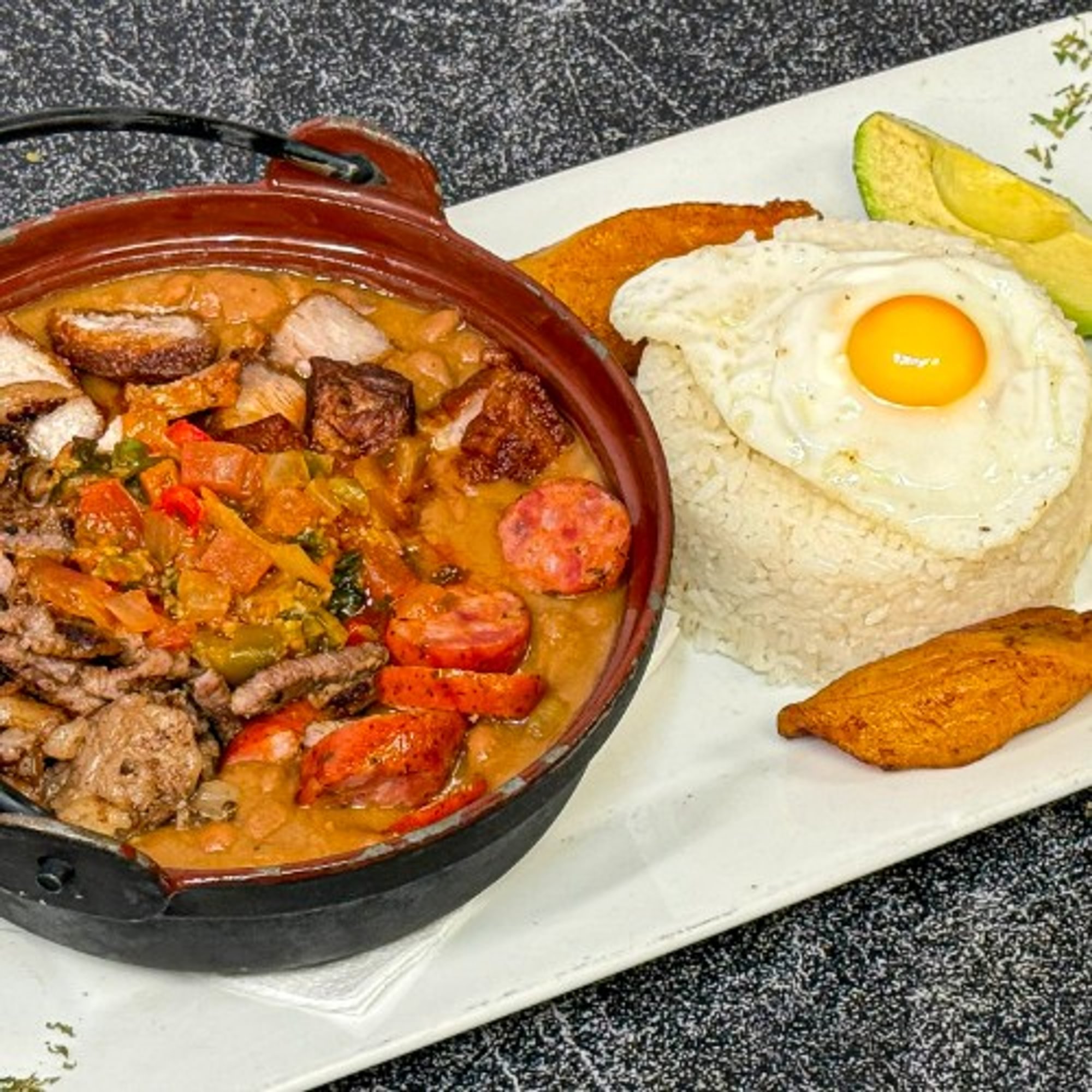 Cazuela de Frijoles