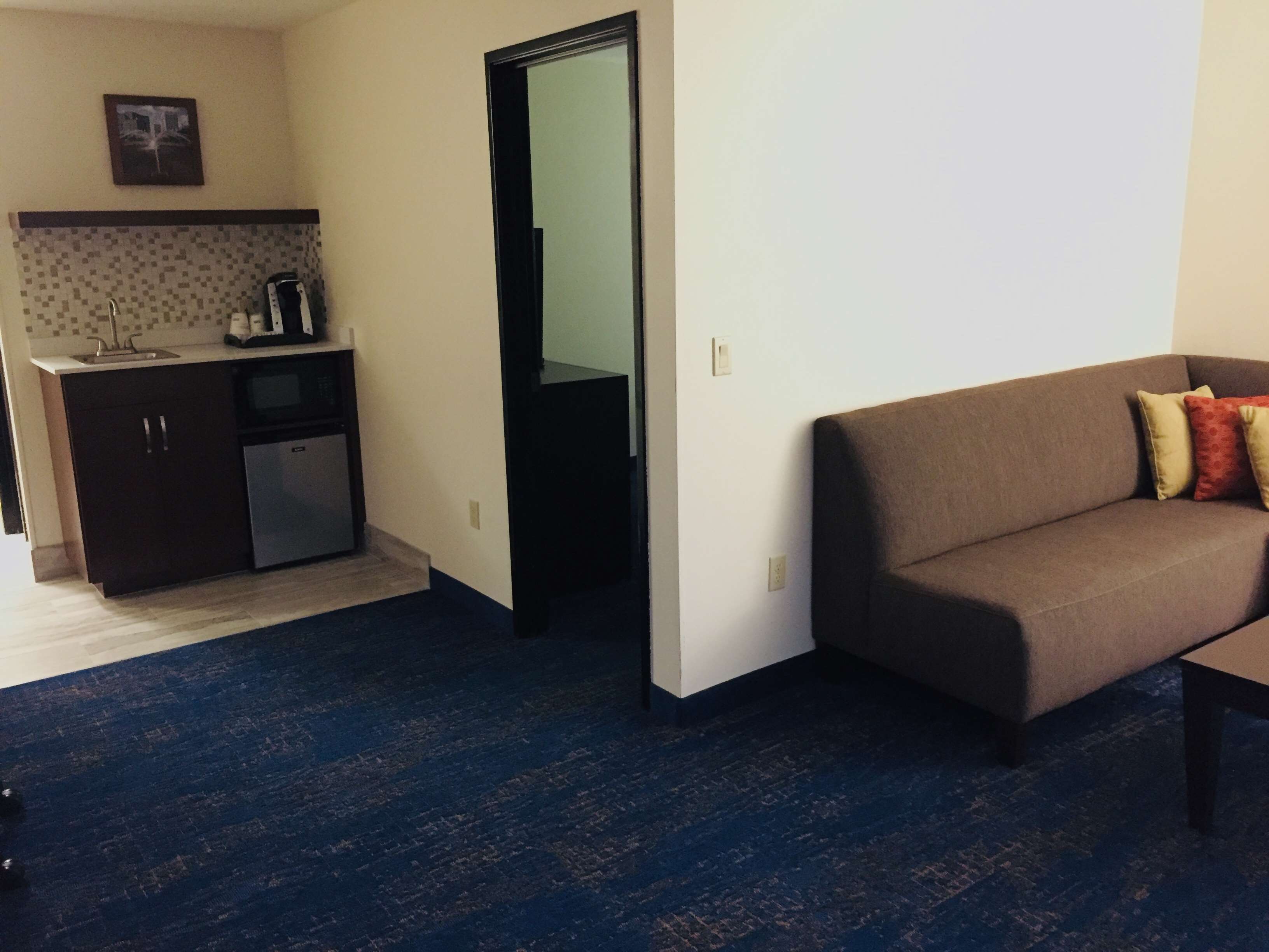 Best Western Plus Portland Airport Hotel & Suites Photo