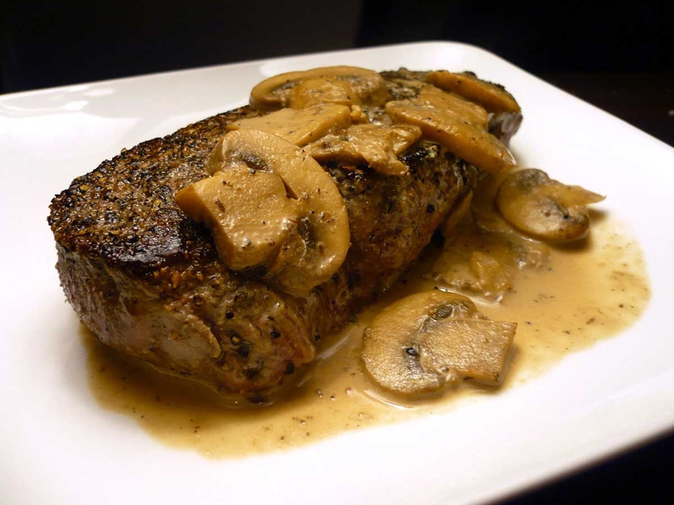 Sirloin Steak w/Wine Mushroom Sauce