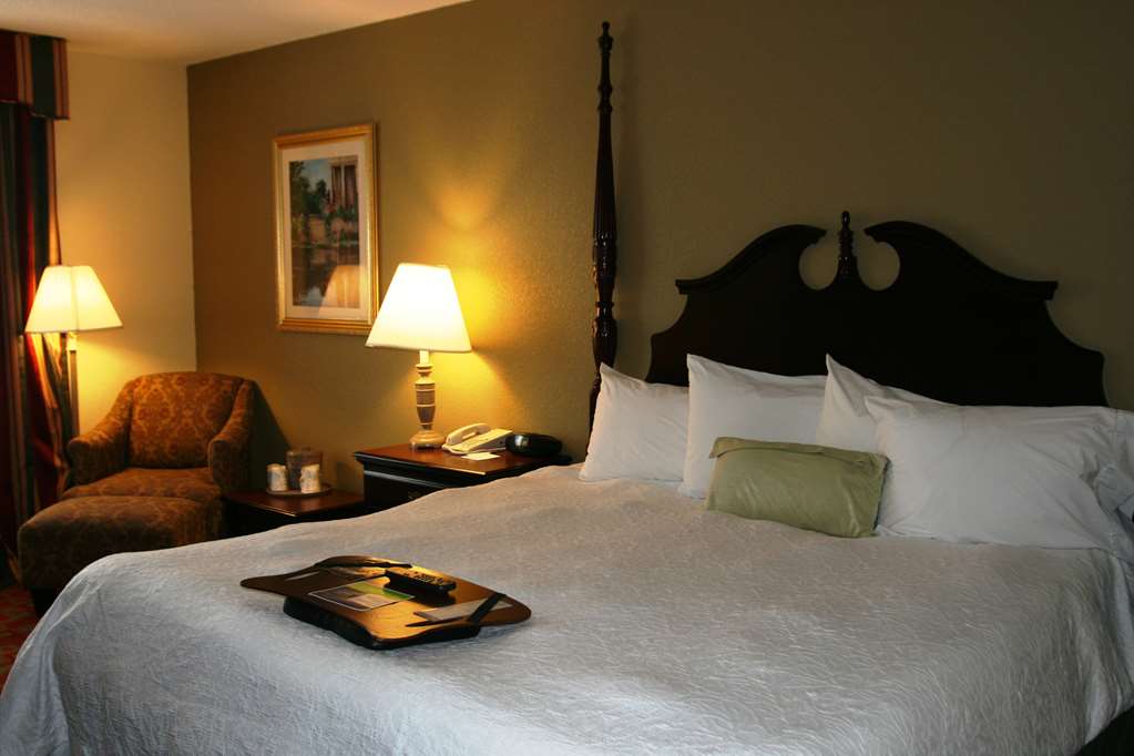 Hampton Inn Canton Image