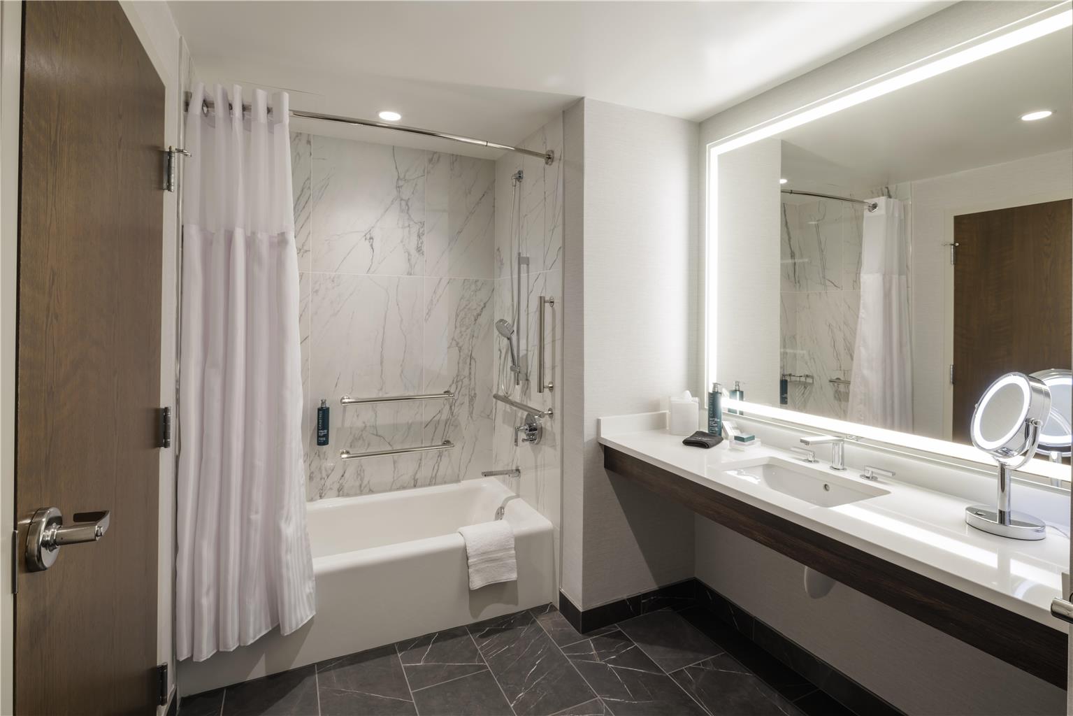 Hilton Arlington Rosslyn The Key Image