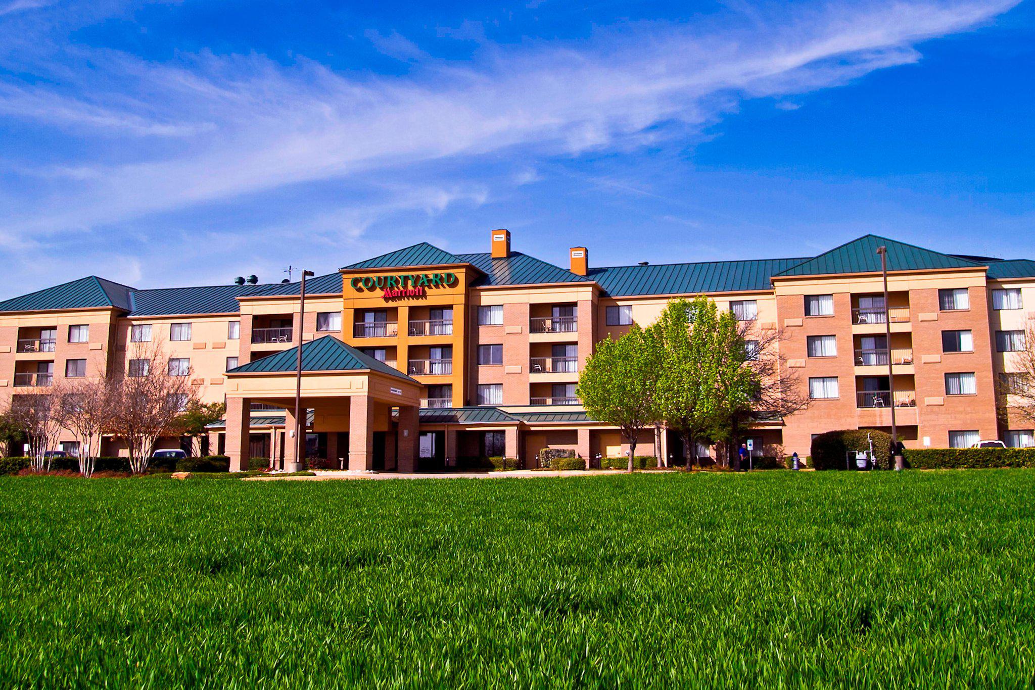 Courtyard by Marriott Dallas Richardson at Campbell Photo