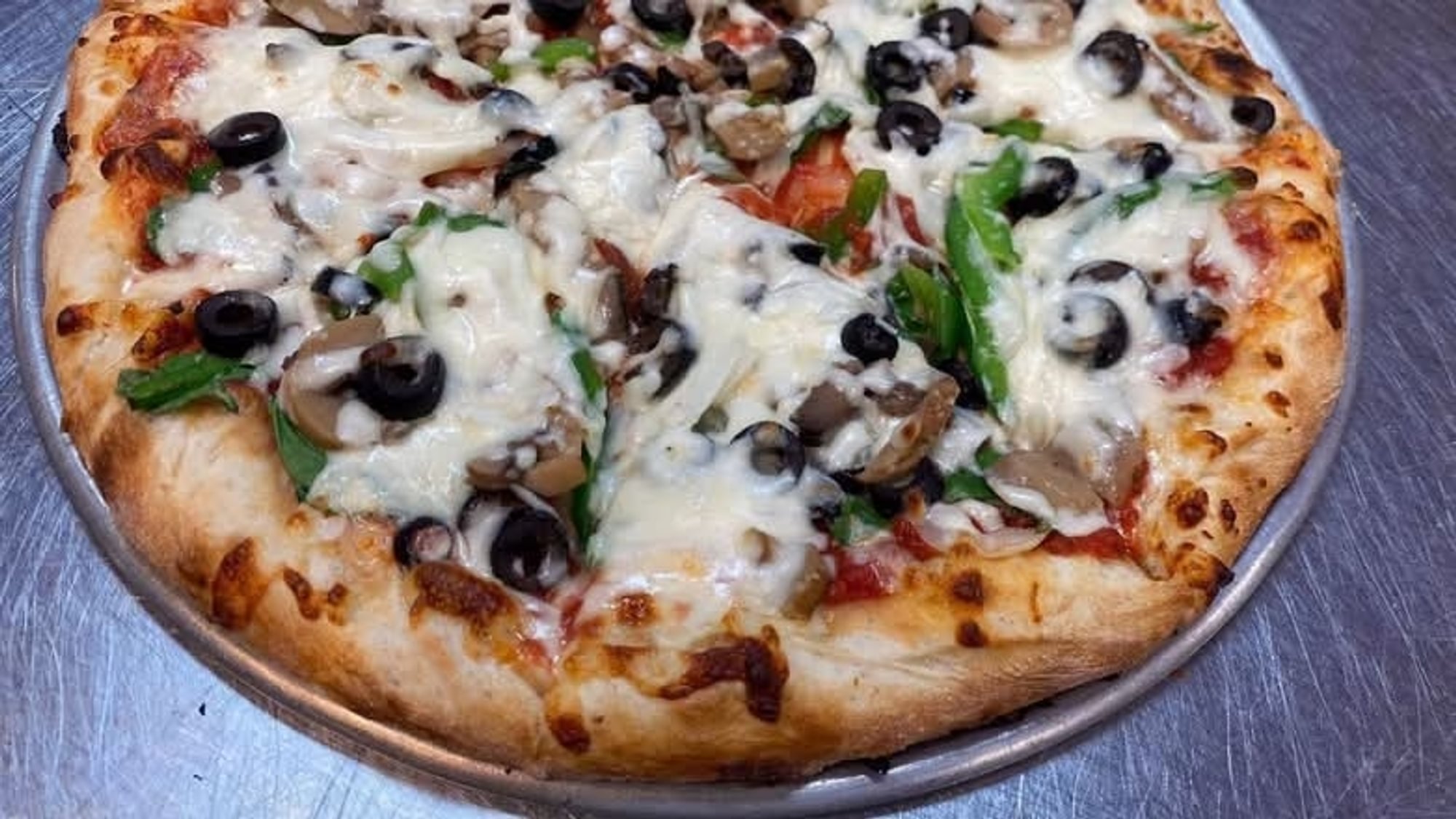 Vegetarian Deluxe Pizza (Rectangular 16"x24")