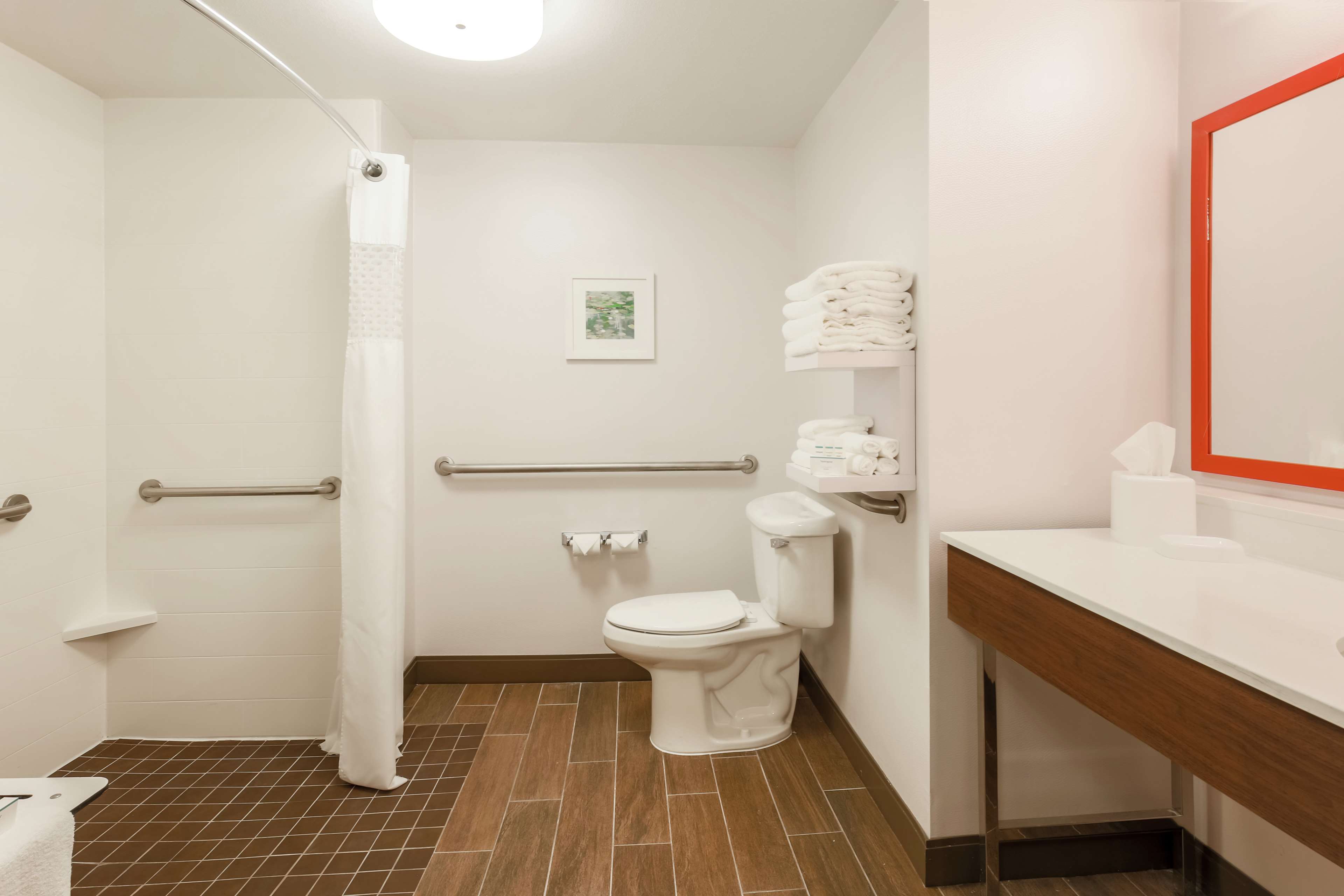 Guest room bath