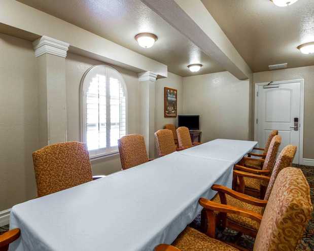 Images Comfort Inn & Suites