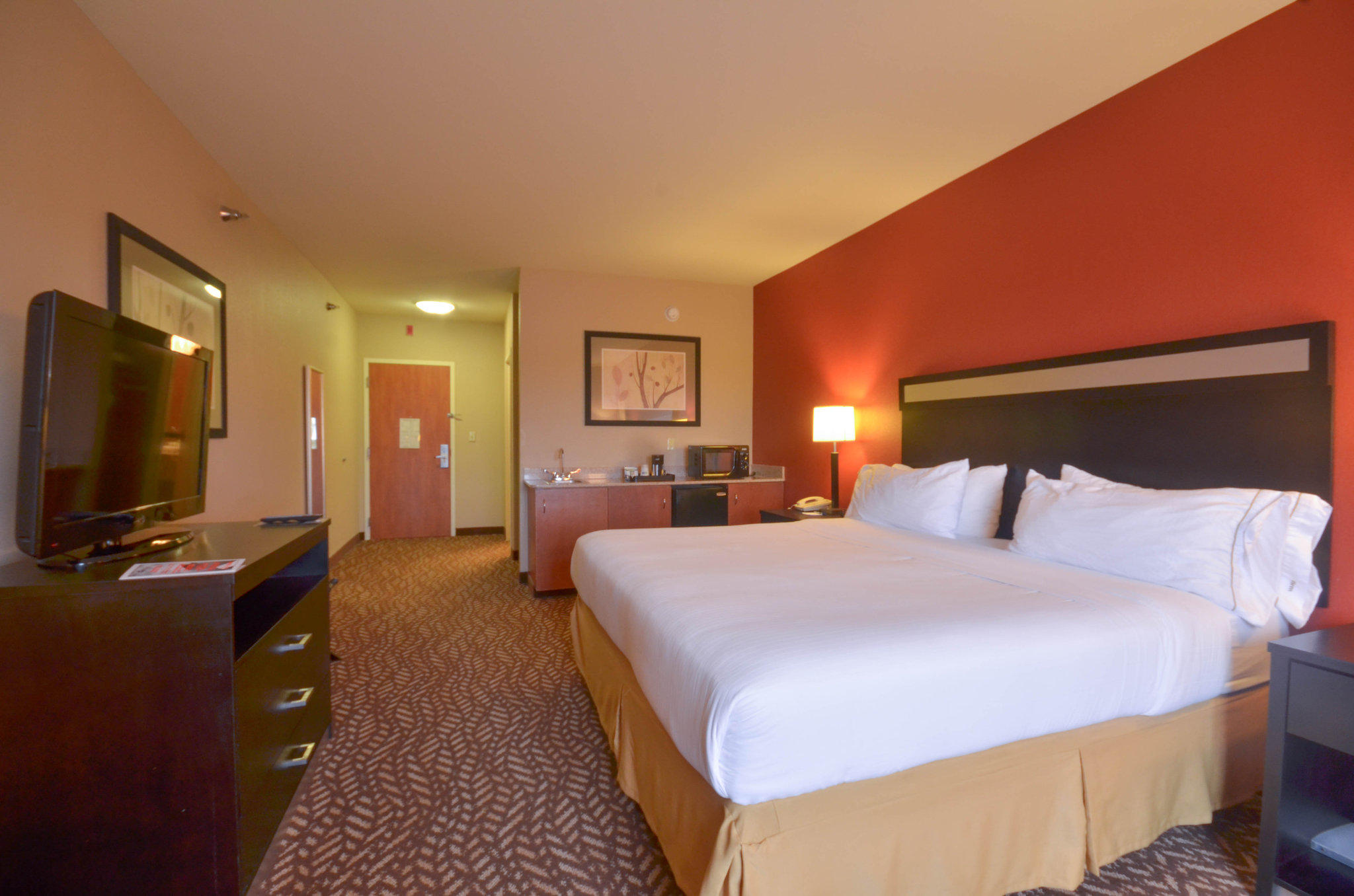 Holiday Inn Express & Suites Pine Bluff/Pines Mall Photo