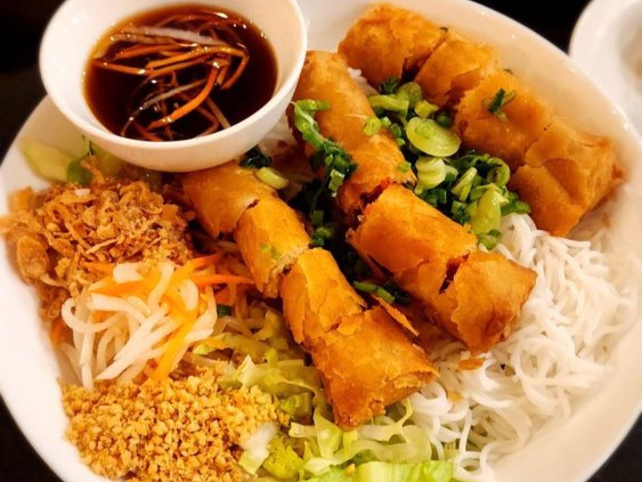Vermicelli noodle with Egg Roll (Bún Chả Giò)
