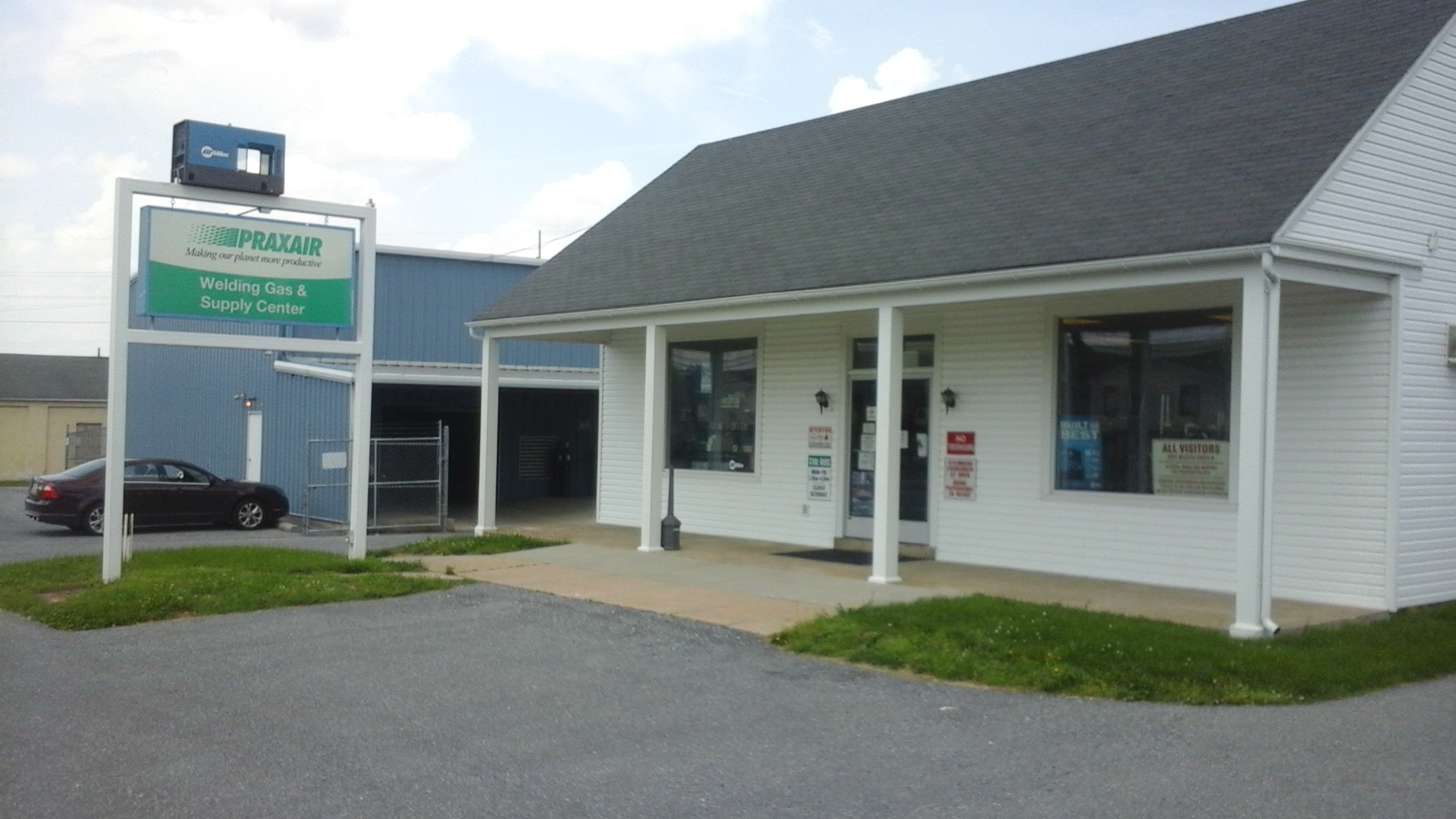 Praxair Welding Gas and Supply Store Photo