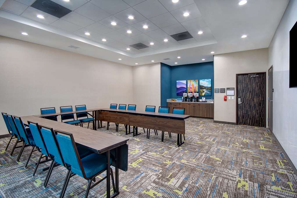 Hampton Inn & Suites Ontario Rancho Cucamonga Image