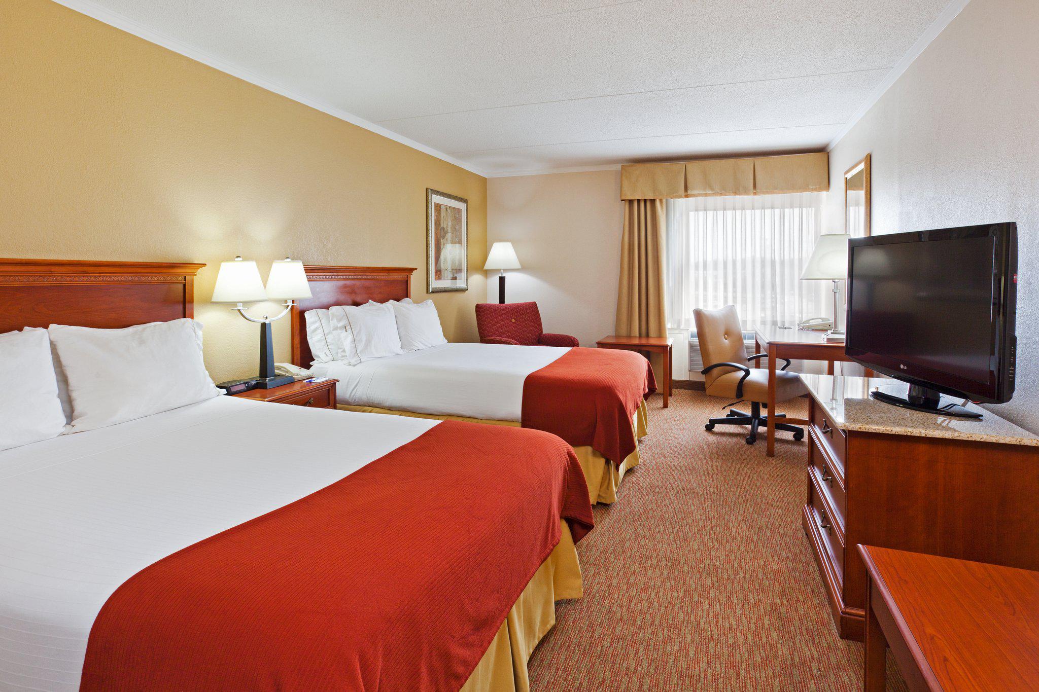 Holiday Inn Express Greensboro-(I-40 @ Wendover) Photo