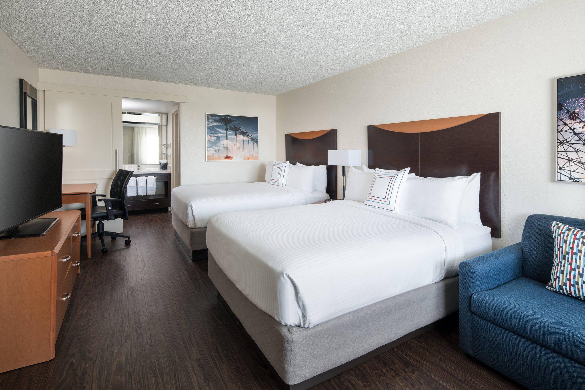 Fairfield by Marriott Anaheim Resort Photo