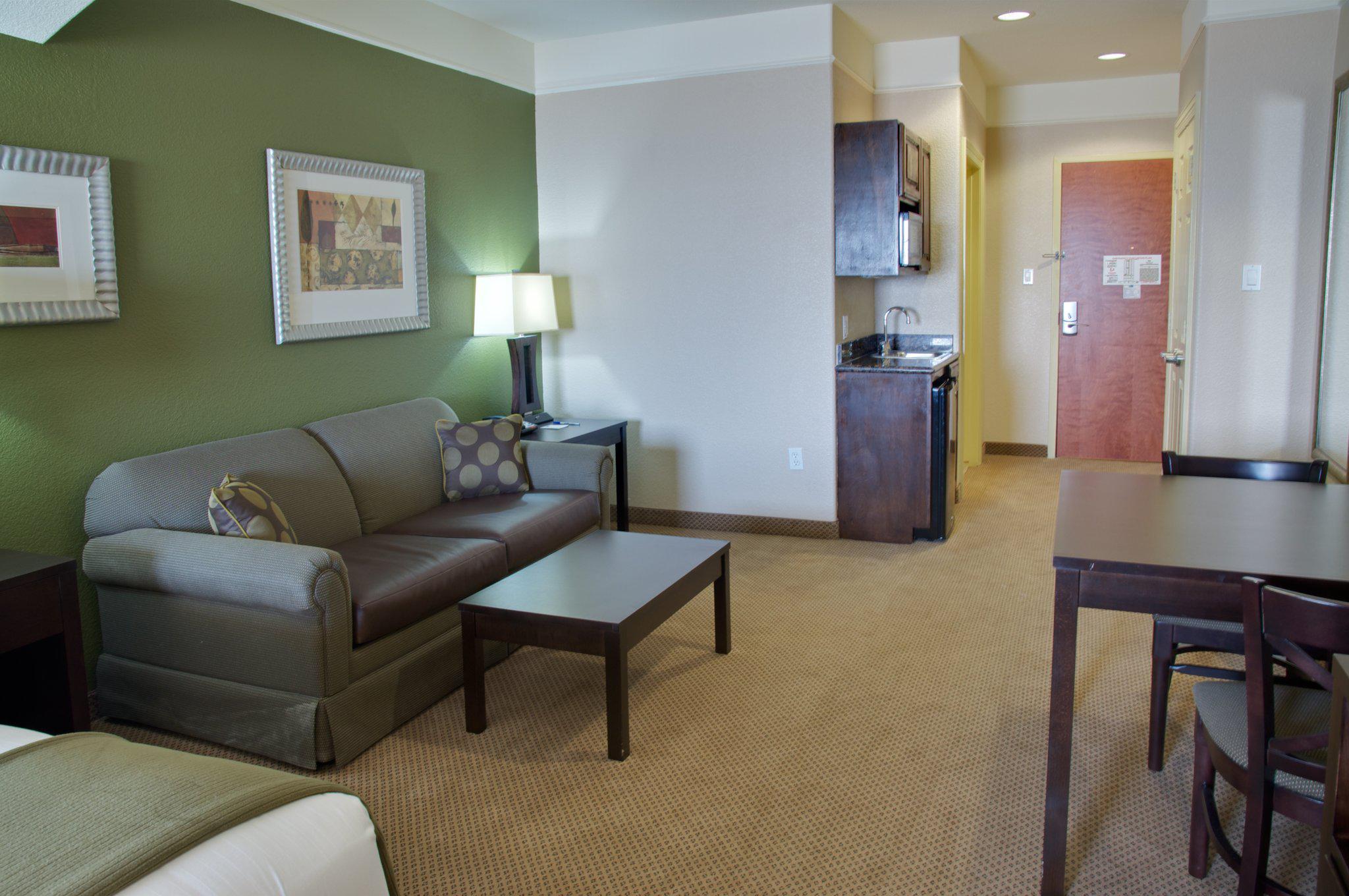 Holiday Inn Express & Suites Galveston West-Seawall Photo