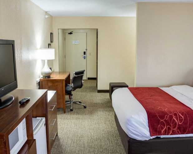 Images Comfort Suites