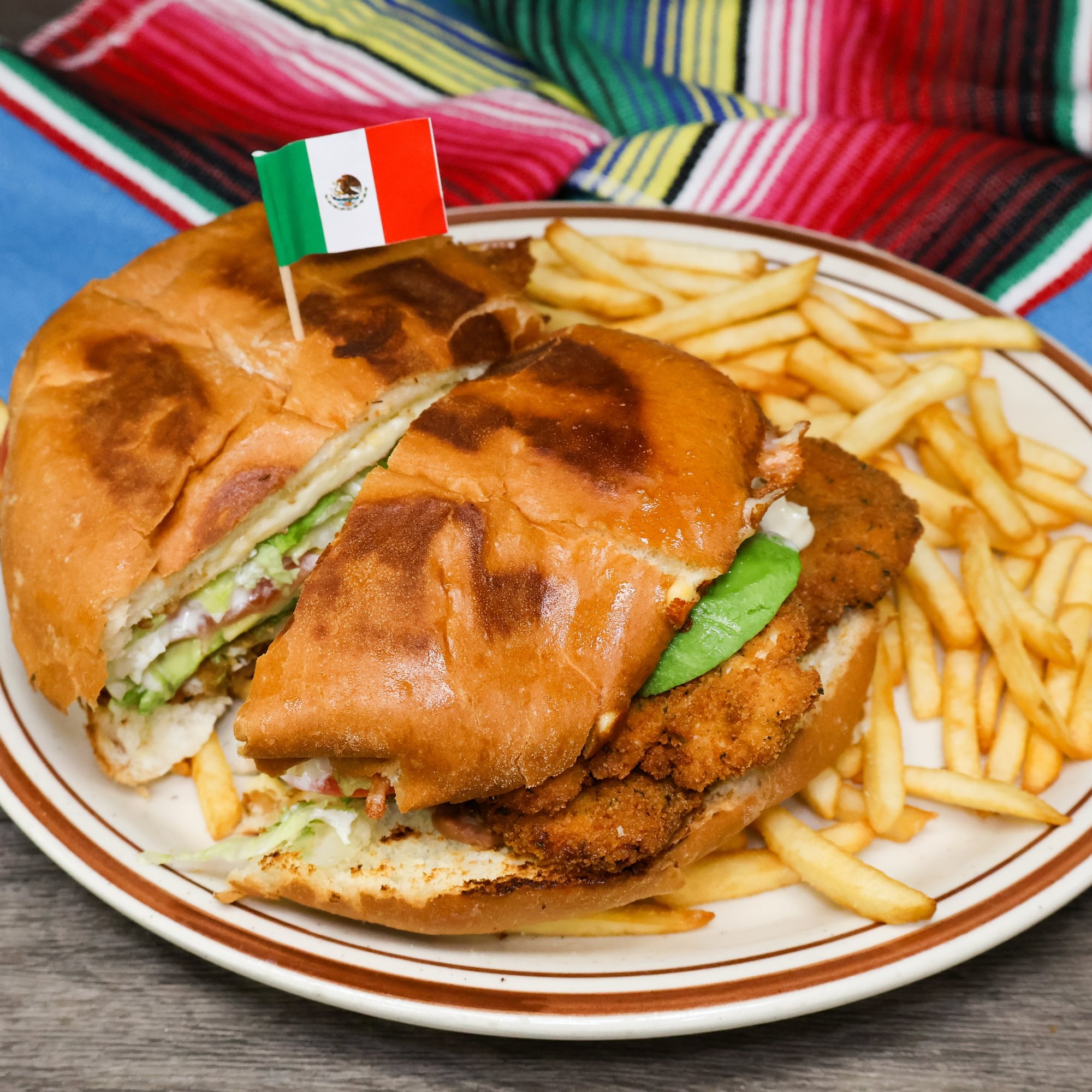 Milaneza De Pollo Torta | Breaded Chicken