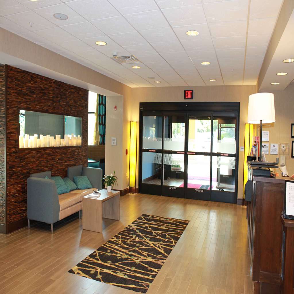 Hampton Inn & Suites Stroudsburg Pocono Mountains Image