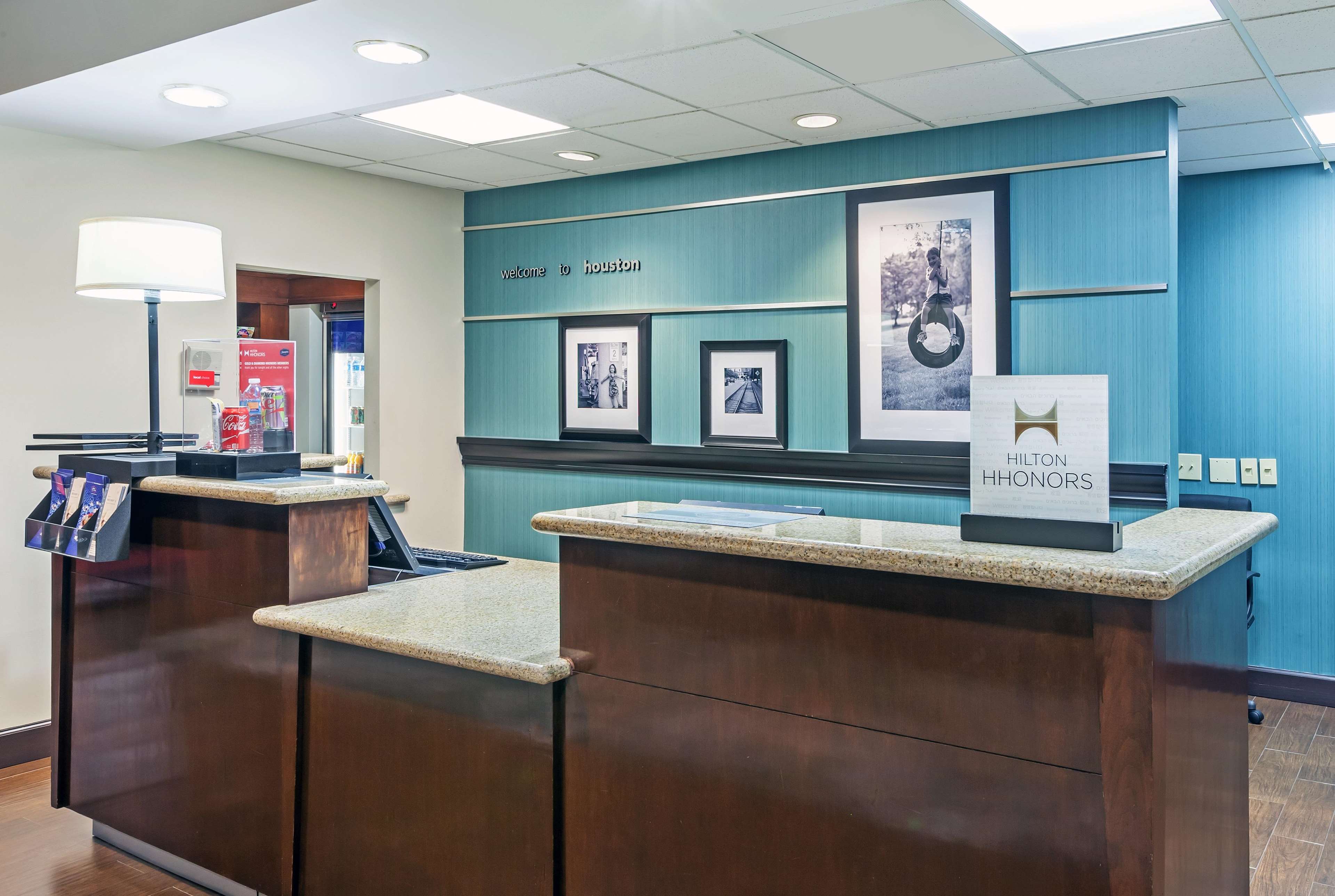 Hampton Inn & Suites Houston-Westchase Photo