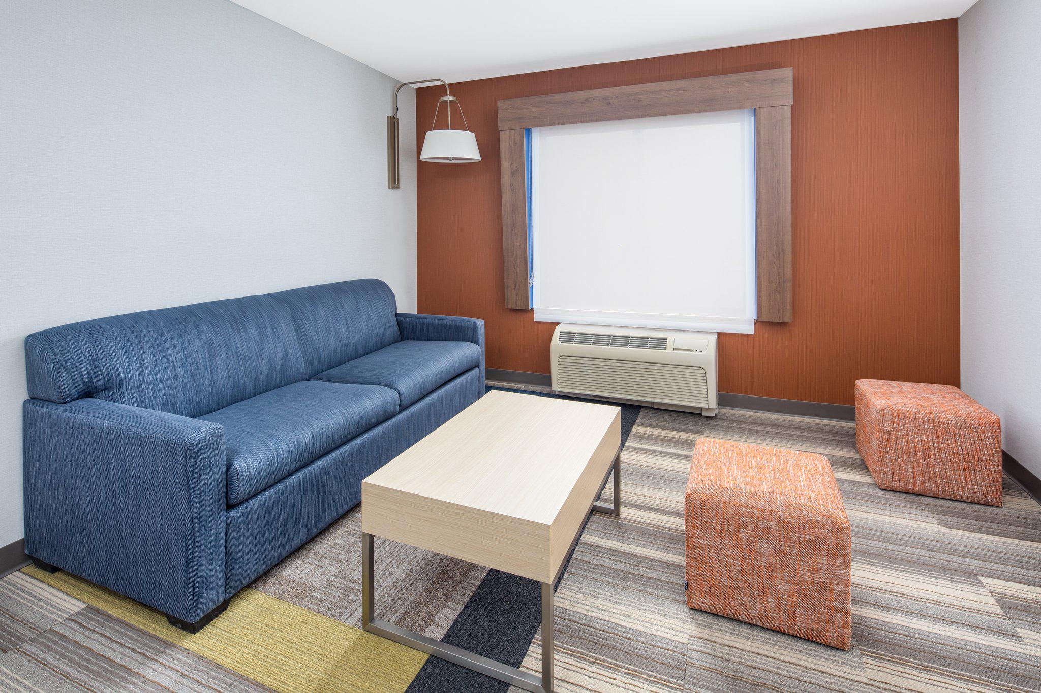 Holiday Inn Express & Suites Ontario Airport Photo